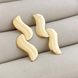 Brinco Ondas Modernas – Banhado a Ouro 18K