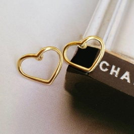 Brinco Coração Vazado Banhado a Ouro 18K