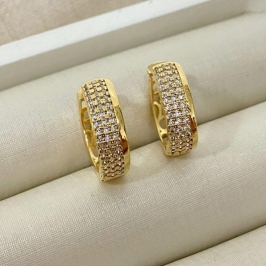 Brinco Argola Grossa Trabalhada Cravejada com Micro Zircônias Banhado a Ouro 18K