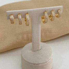 Trio de Argolas Cravejadas com Zircônias Banhadas a Ouro – Kit com 3 Pares