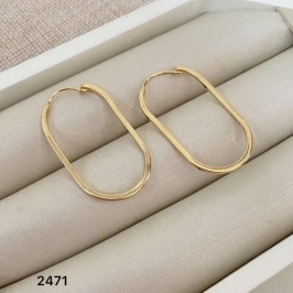 Brinco Argola Oval Dourada – Design Minimalista