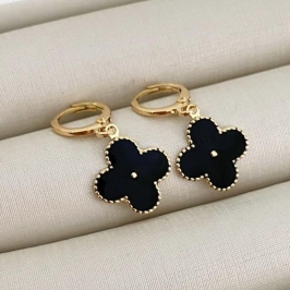 Brinco Argola Dourada com Pingente Trevo