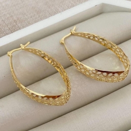 Brinco Argola Oval Vazada Banhada a Ouro 18k