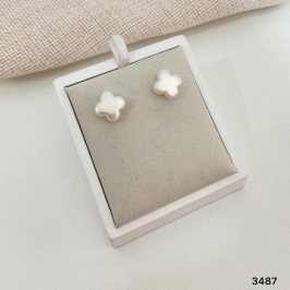 Brinco Trevo Quatro Folhas Madrepérola Banhado a Ouro 18k Delicado Luxo