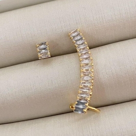 Brinco Ear Cuff com Zircônias Retangulares – Banhado a Ouro