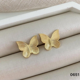 Brinco Borboleta Texturizada – Banhado a Ouro