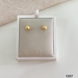 Brinco Bolinha Dourada Fosca  Pequeno e Delicado