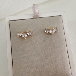 Brinco Trio de Zircônias Gota Banhado a Ouro 18k