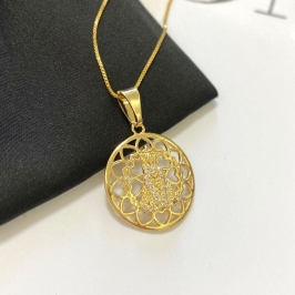 Colar Gargantilha Nossa Senhora Aparecida Redondo Vazado com Corações Banhado a Ouro 18k