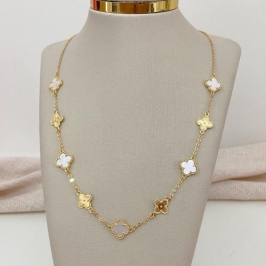Colar Longo Trevo Branco e Dourado Banhado a Ouro 18k com Detalhes Trabalhados