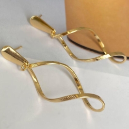 Brinco Longo 6cm Torcido Banhado a Ouro 18k