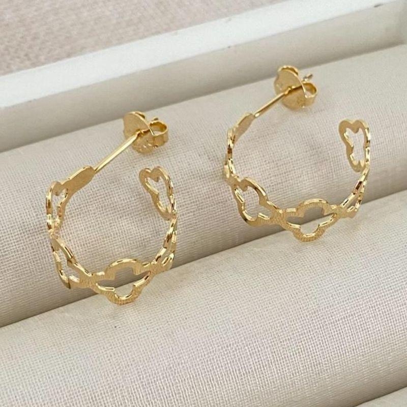 Brinco Argola Vazado com Formas Orgânicas Douradas