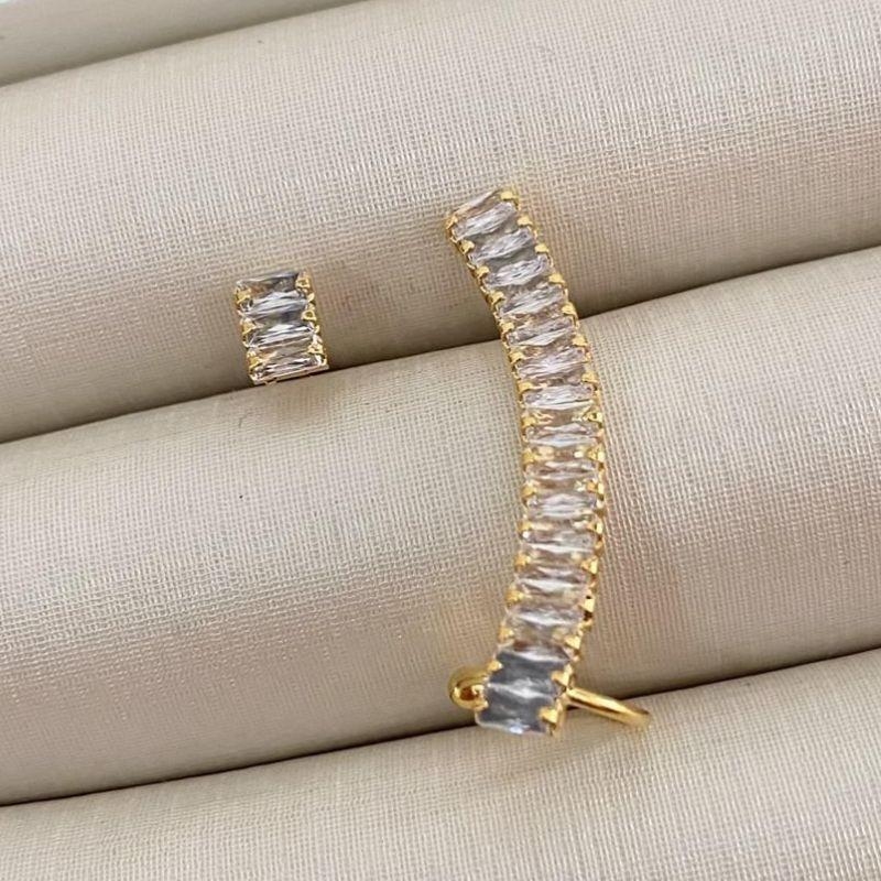 Brinco Ear Cuff com Zircônias Retangulares – Banhado a Ouro