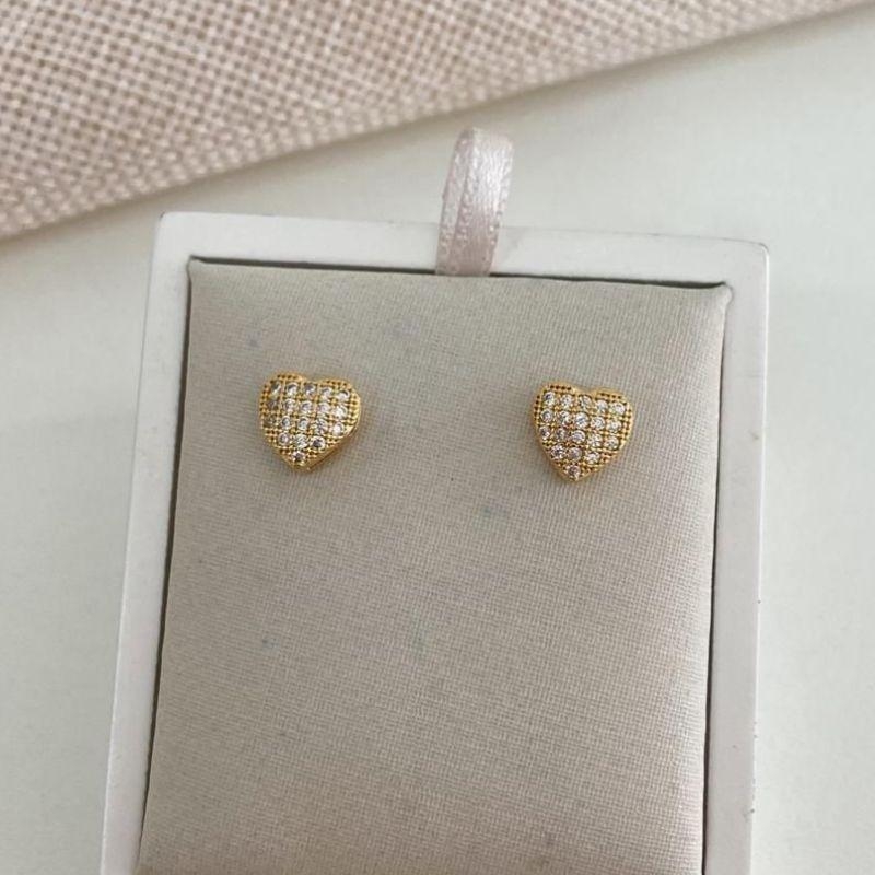 Brinco Coração Cravejado – Banhado a Ouro com Micro Zircônias