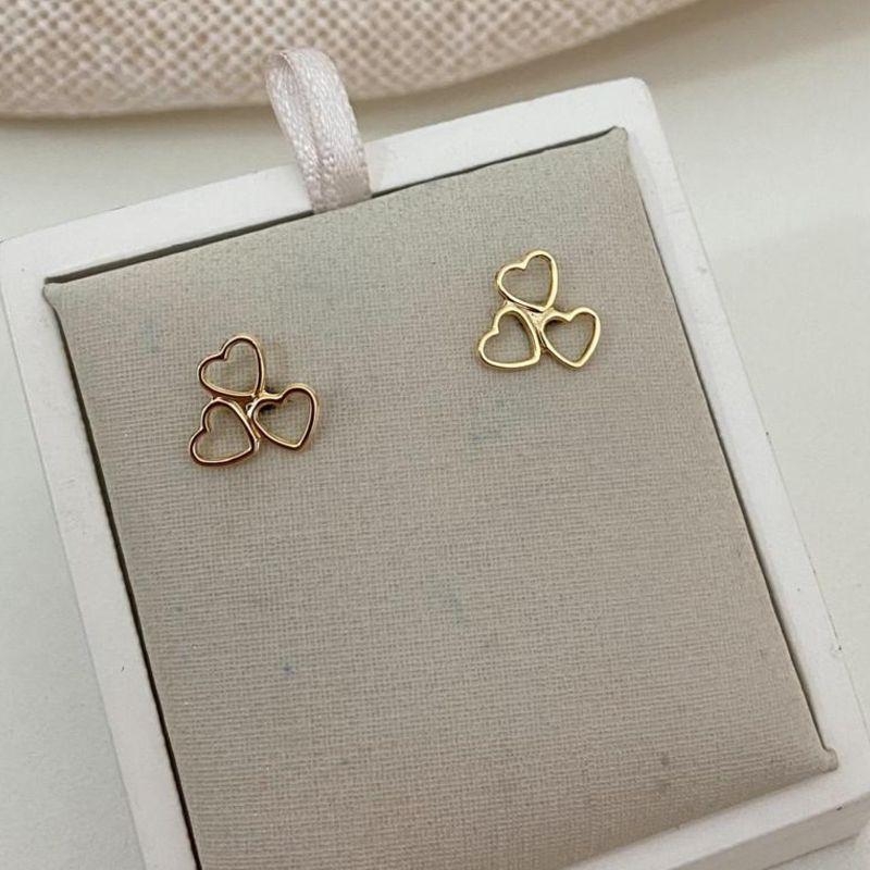 Brinco Trio de Corações Vazados Banhado a Ouro 18k
