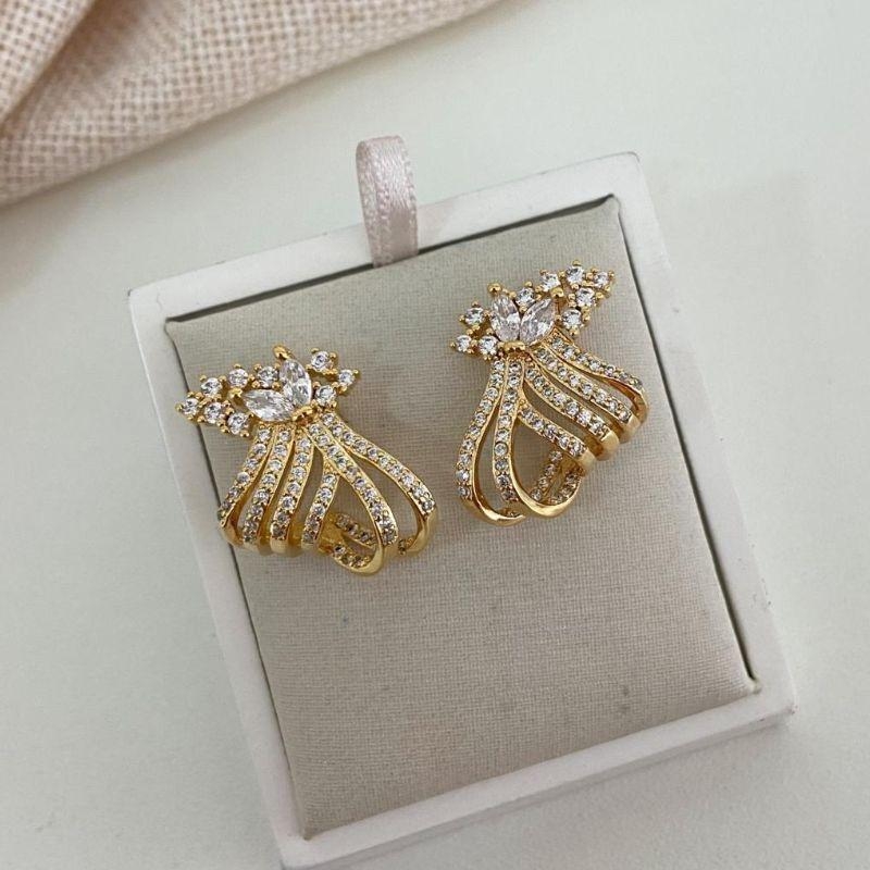 Brinco Leque Luxo Cravejado com Zircônias Banhado a Ouro 18k