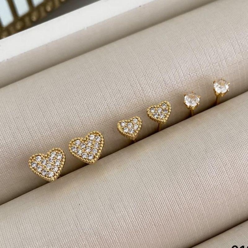 Trio de Brincos – Coração Cravejado e Ponto de Luz – Banhado a Ouro