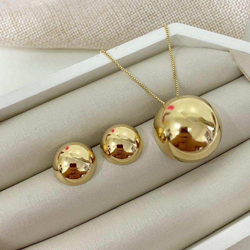 Conjunto Colar Corrente Veneziana com Pingente Bola + Brincos Esfera Liso Banhado a Ouro 18k