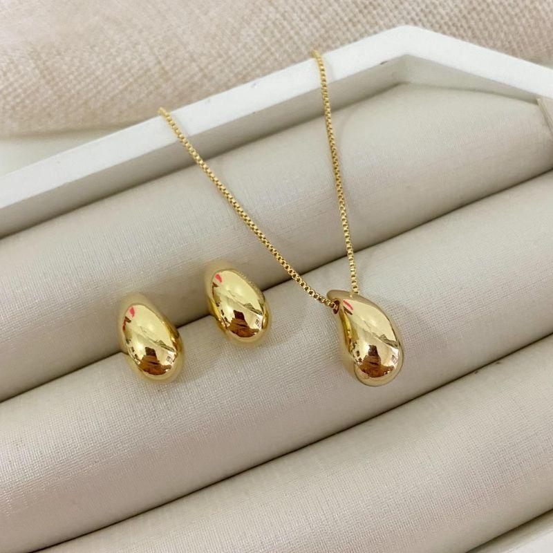 Conjunto Colar e Brincos Gota Lisa Banhados a Ouro 18k – Modelo CV-977