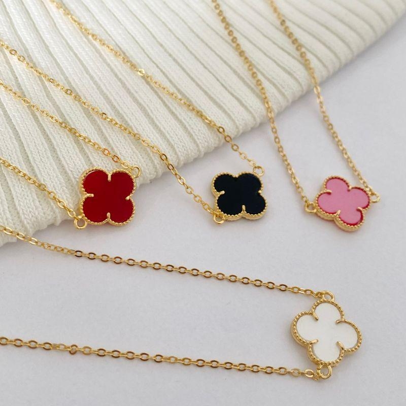 Gargantilha Feminina Trevo de Quatro Folhas Madrepérola Colorida Banhada a Ouro 18k