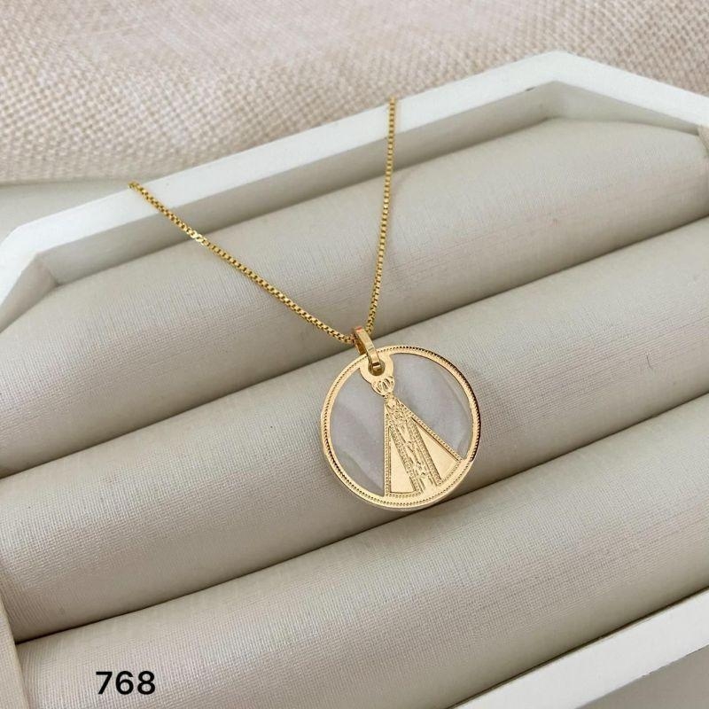 Gargantilha Medalha Vazado Nossa Senhora Aparecida Banhada a Ouro 18k – Corrente Veneziana 45cm – Modelo PV-768