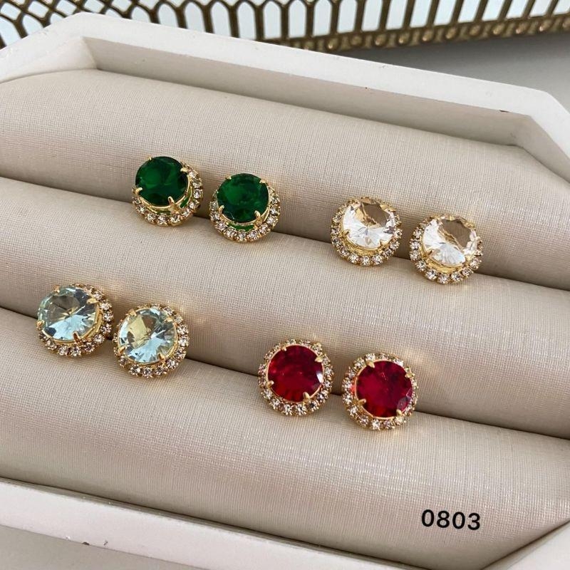 Brinco Redondo Dourado com Pedra Colorida e Zircônias  Elegante e Clássico