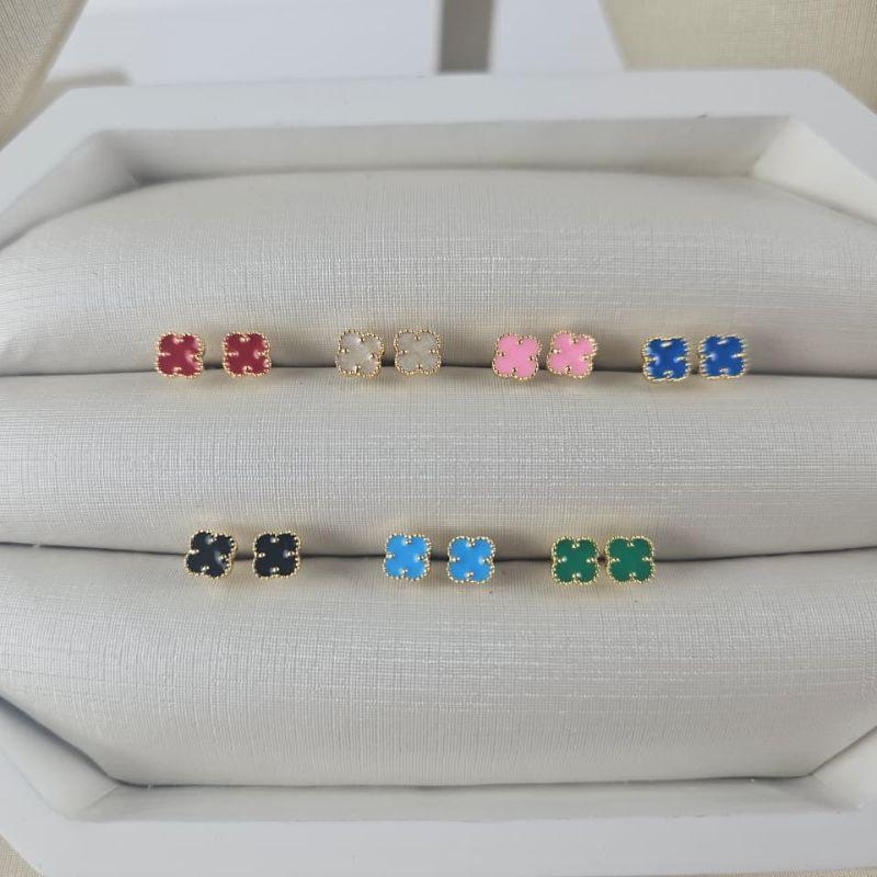 Brinco Infantil Trevo 4 Folhas Banhado a Ouro 18k Joia Delicada Esmaltada Cores Variadas
