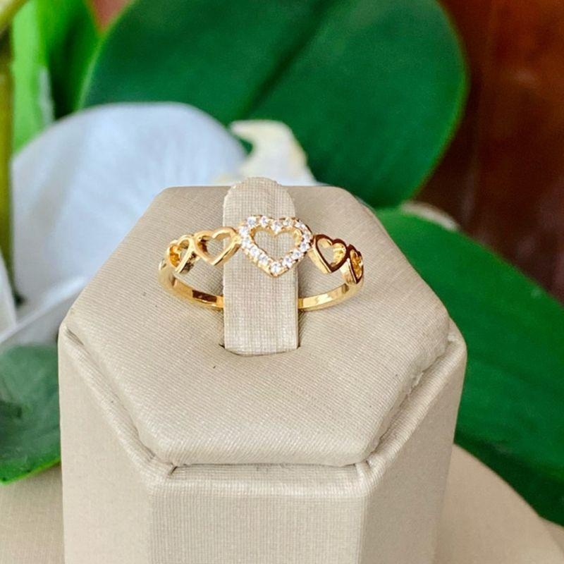 Anel Corações Vazados com Zircônias Banhado a Ouro 18k