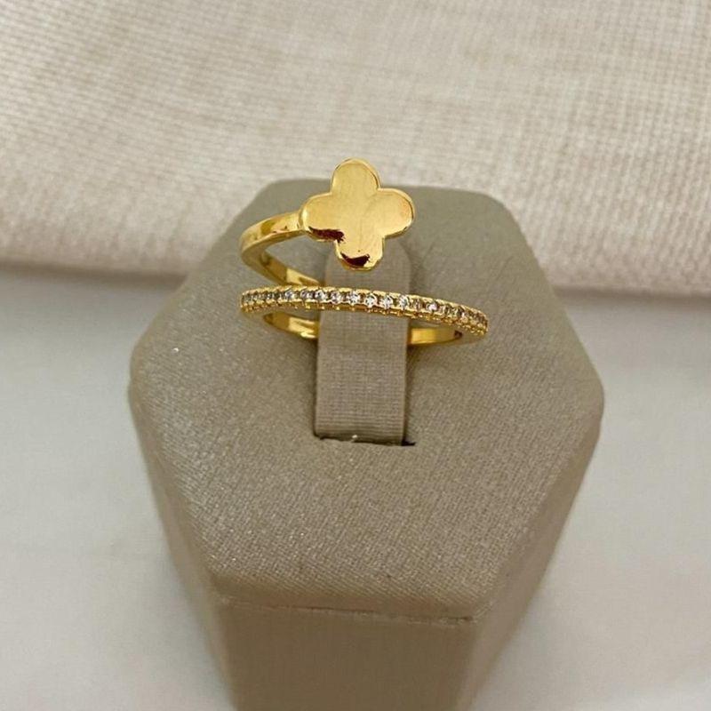 Anel Trevo Vazado com Fileira de Zircônias – Banho de Ouro 18k