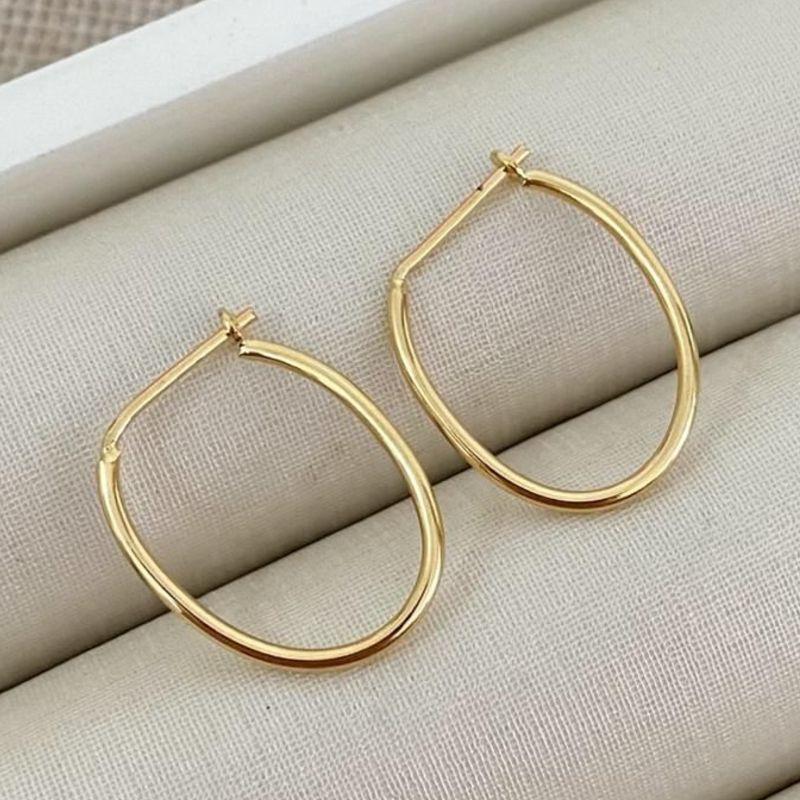 Brinco Argola Oval Lisa – Banhado a Ouro