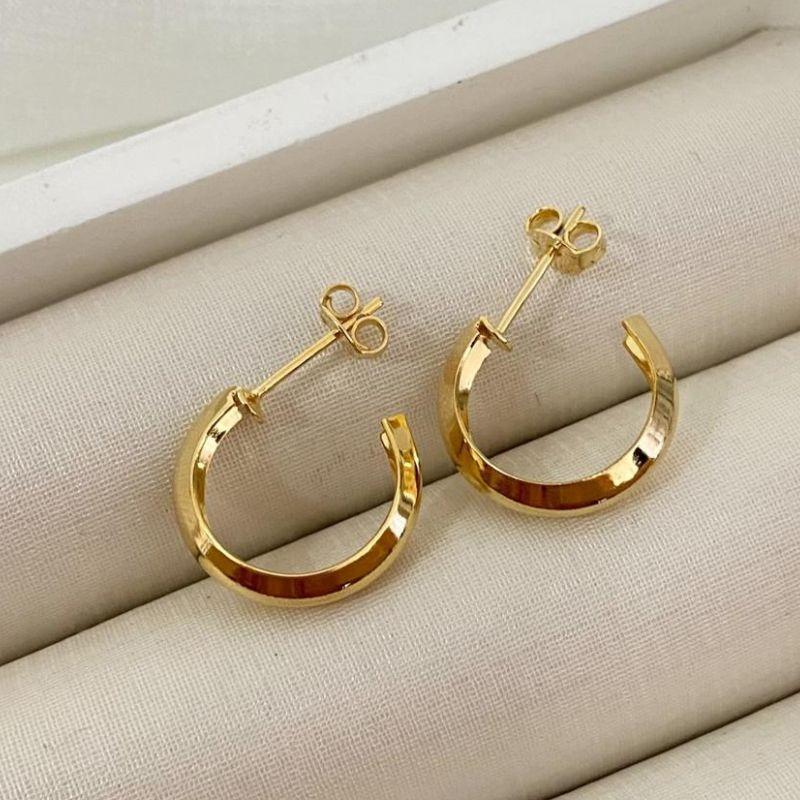 Brinco Argola Média Lisa Banhada a Ouro 18k