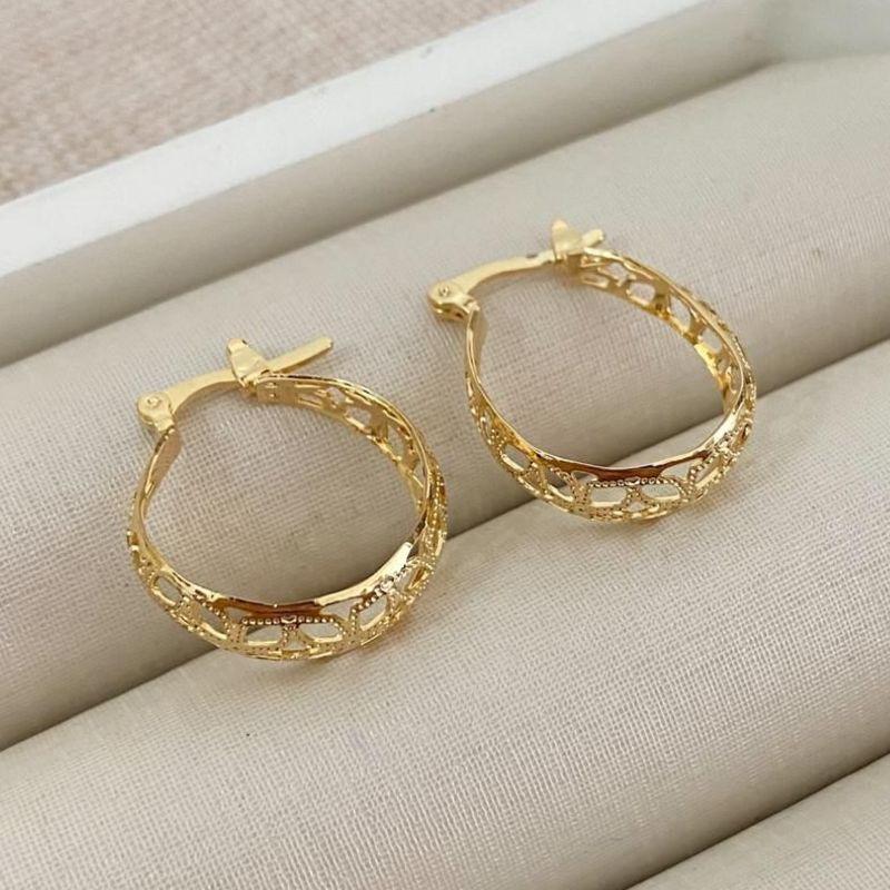 Brinco Argola Vazada Redonda Banhada a Ouro 18k