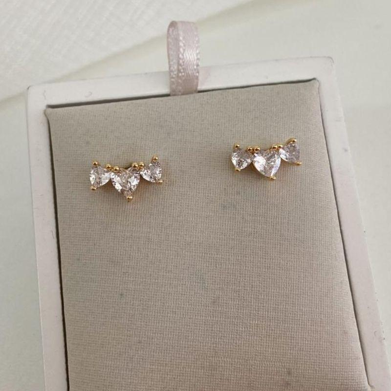 Brinco Trio de Zircônias Gota Banhado a Ouro 18k