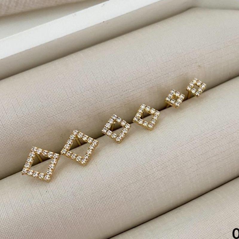 Trio de Brincos Quadrado Vazado Cravejado – Banhado a Ouro
