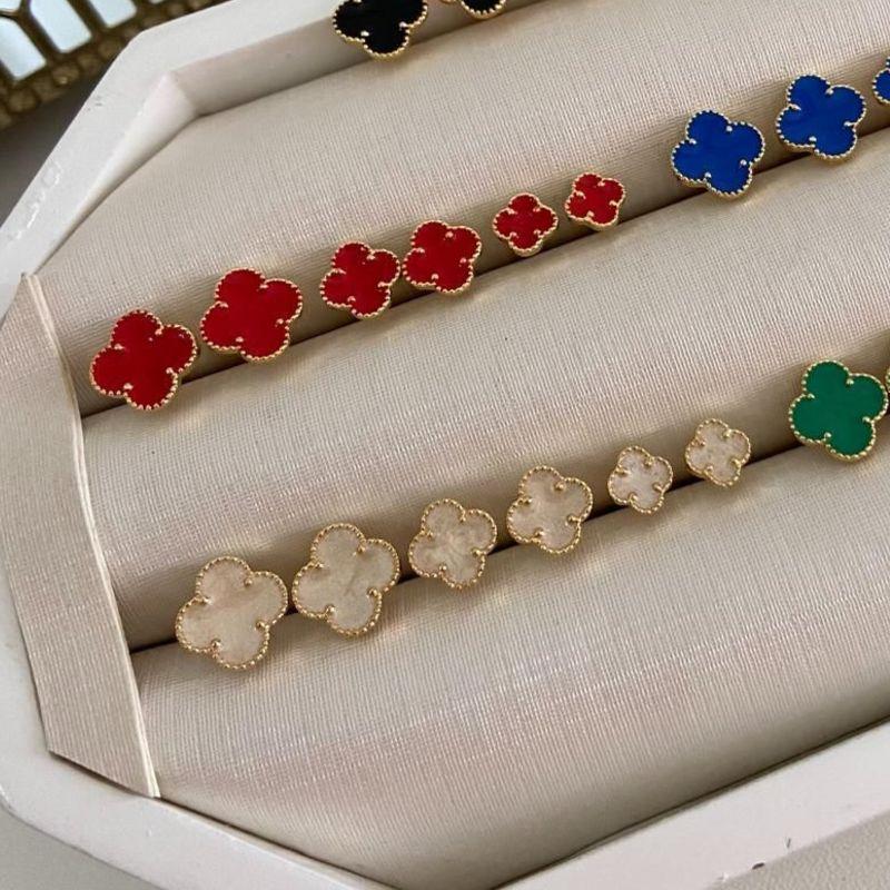 Conjunto Kit Brincos Trevo 4 Folhas Cores Variadas Esmaltado Banhado a Ouro 18k