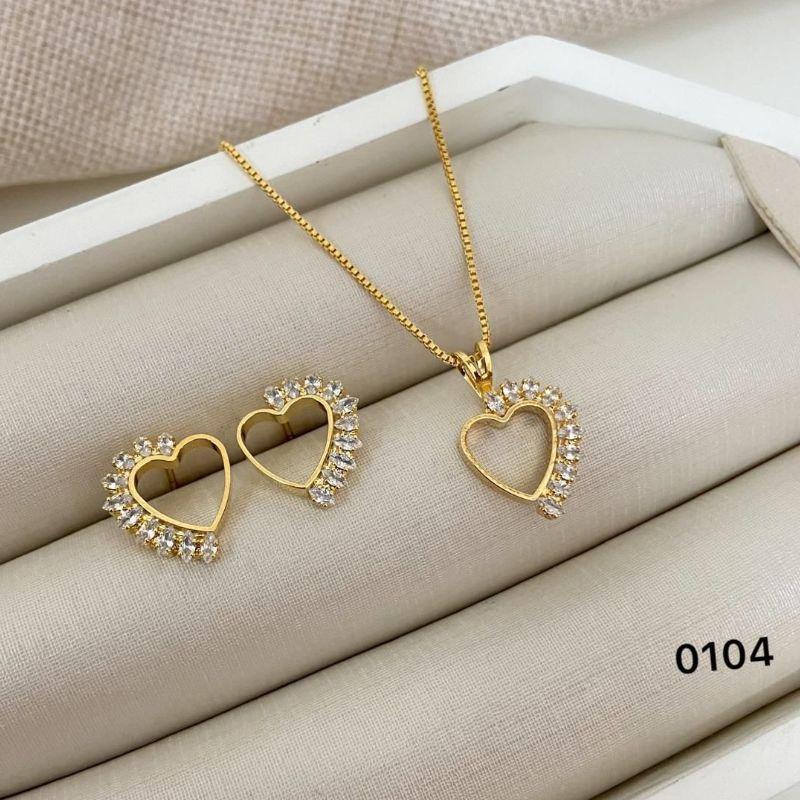 Conjunto Colar e Brinco – Coração Vazado com Zircônias – Banhado a Ouro