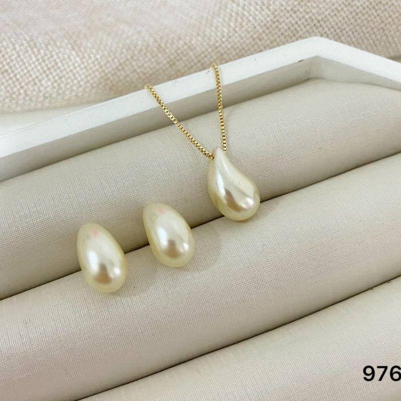 Conjunto Feminino Colar Corrente Veneziana com Pingente Gota Perolada e Brincos Banhado a Ouro 18k