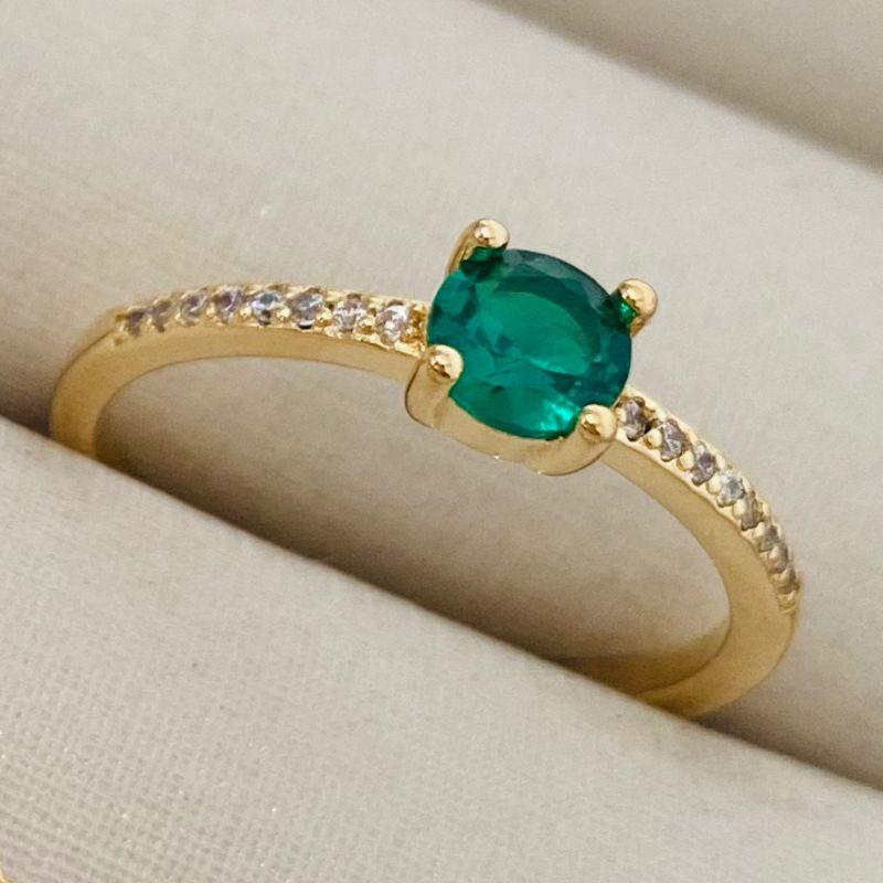 Anel Formatura Solitário com Pedras Coloridas Banhados a Ouro 18k – Azul, Verde e Vermelho