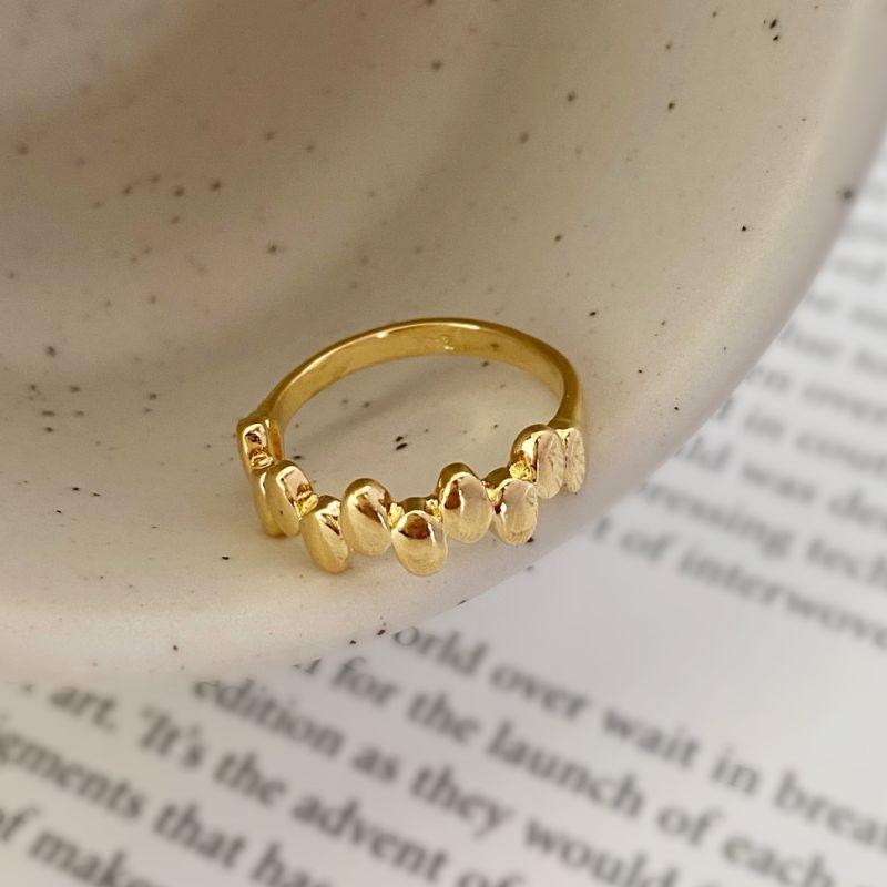 Anel Esferas Polidas Banhado a Ouro 18k Feminina Delicada e Moderna