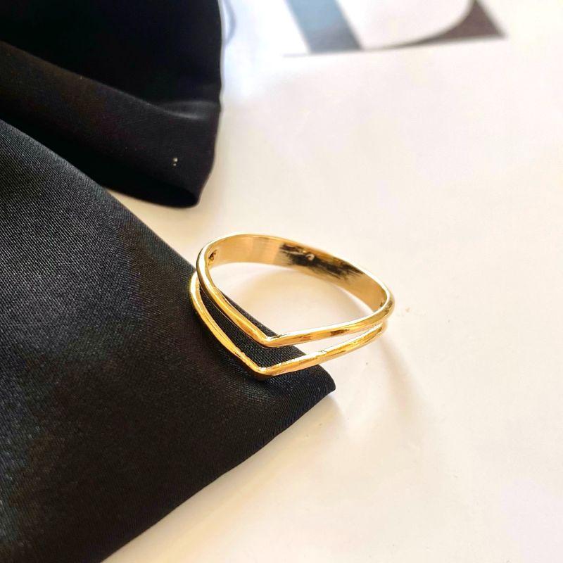 Anel Feminino Duplo Formato V Banhado a Ouro 18k  Joia Moderna e Sofisticada
