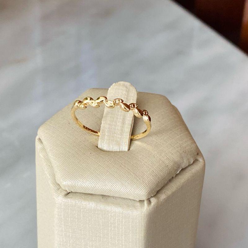 Anel Feminino Folhas Texturizadas Banhado a Ouro 18k  Joia Delicada e Sofisticada