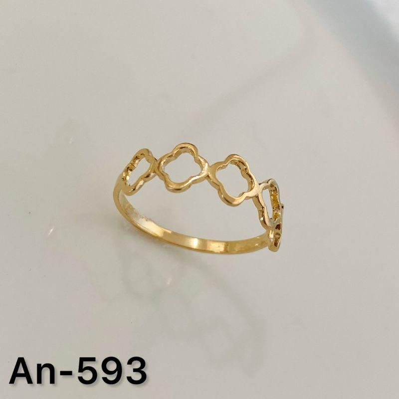 Anel Feminino Vazado de Trevos Banhado a Ouro 18k | Anel Dourado Delicado e Moderno