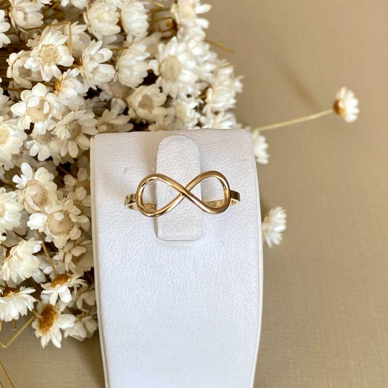 Anel Símbolo Infinito Banhado a Ouro 18k  Joia Minimalista e Delicada