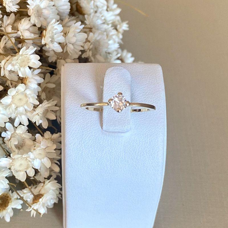 Anel Solitário com Zircônia Banhado a Ouro 18k  Joia Clássica e Delicada