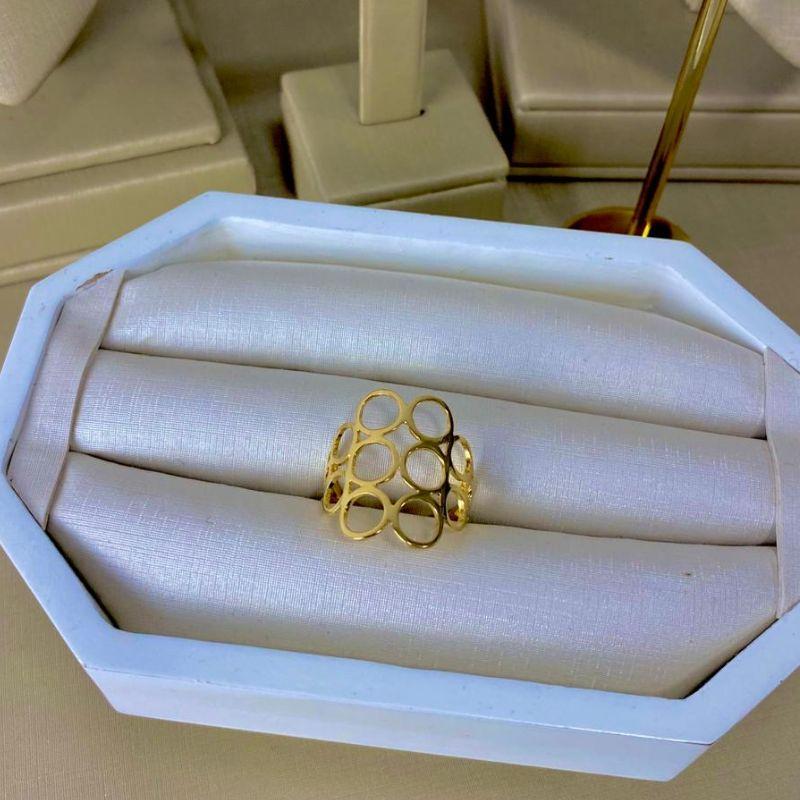 Anel Vazado Geométrico Banhado a Ouro 18k Feminino  Aro Largo com Design Moderno e Elegante