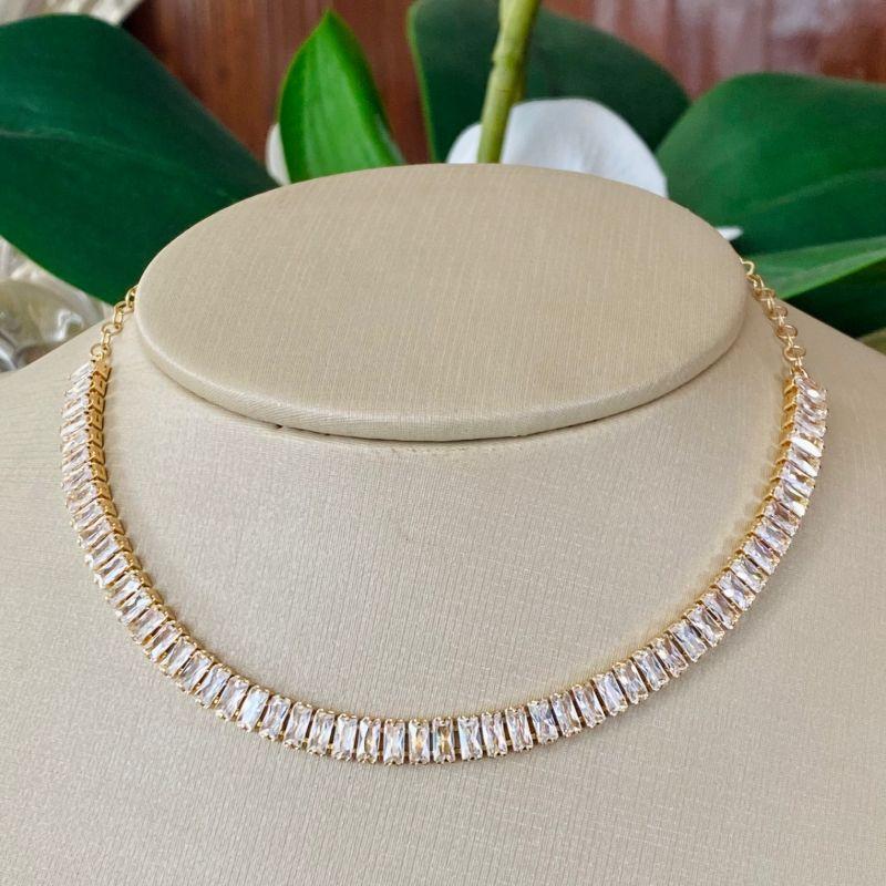 Choker Banhada a Ouro 18k Riviera Baguete Cristal – 32cm + 5cm Extensor