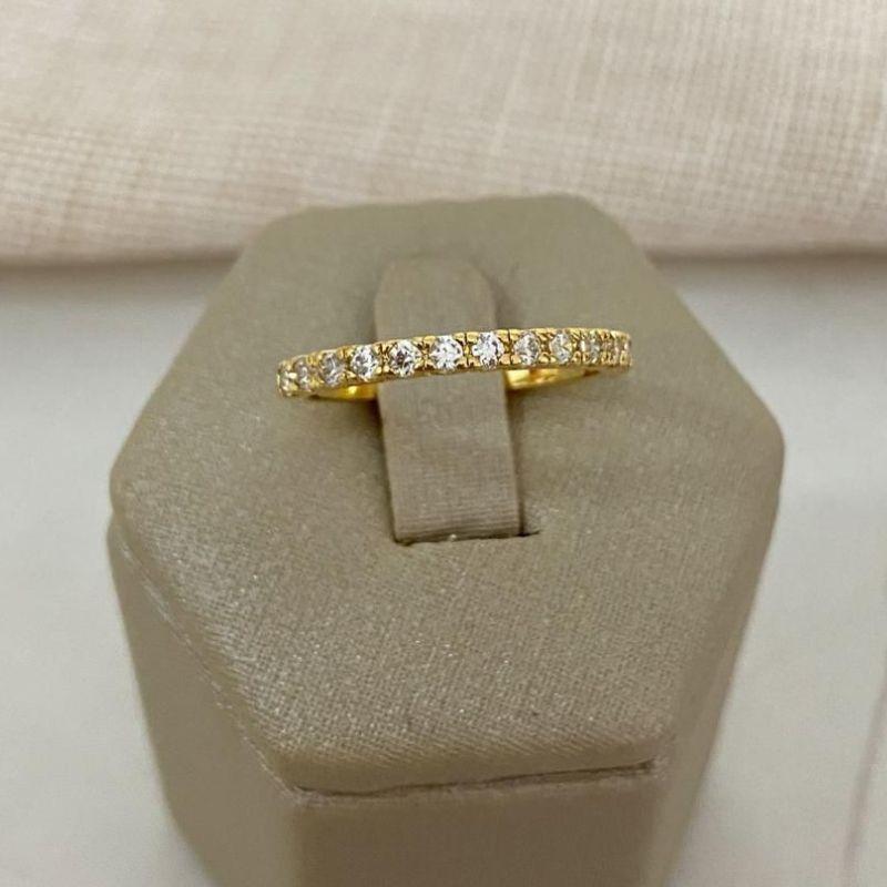 Anel Meia Aliança Cravejado com Zircônias Banhado a Ouro 18k