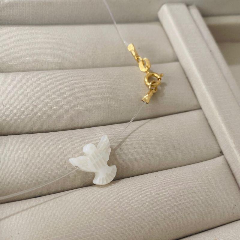 Colar Fio de Nylon Pingente Divino Espírito Santo  40 cm  Fecho Banhado a Ouro 18K