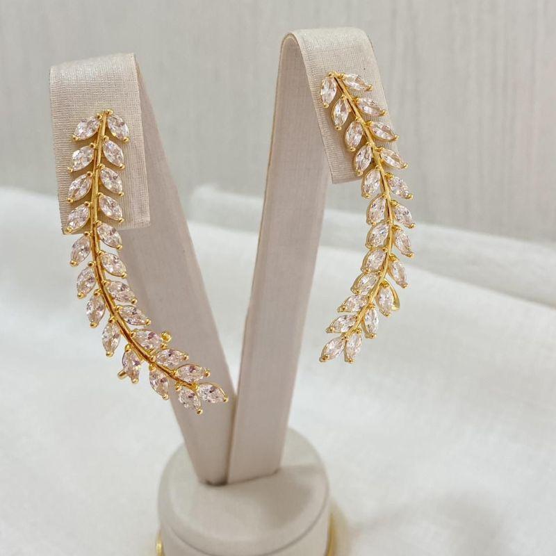 Brinco Ear Cuff Folhas Cravejado com Zircônias Elegante e Sofisticado